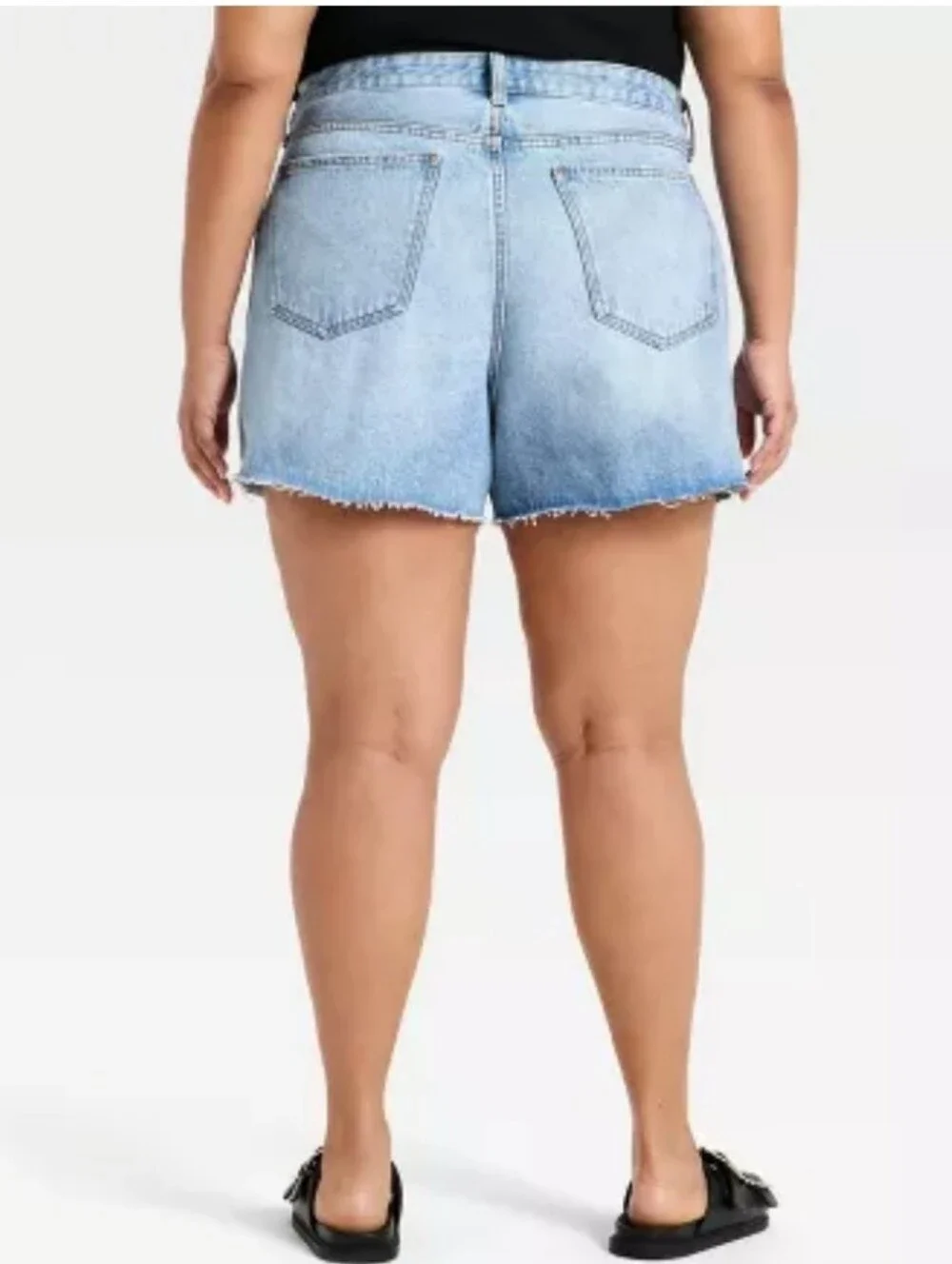 Women's Mid-Rise 90's Baggy Jean Shorts - Universal Thread Medium Wash 22